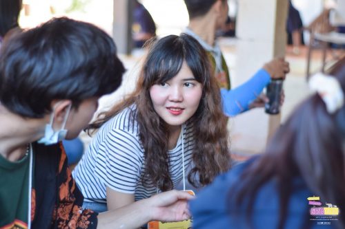 างสาวกชกร ลำพูล (นาขวัญ)
