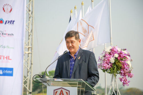 คุณสุกิจ ศิรินรกุล ประธานคณะกรรมการส่งเสริมกิจการมหาวิทยาลัยขอนแก่น ประธานจัดการแข่งขัน กล่าวรายงาน