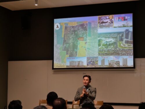 Associate Professor Kitapatr Thapalabutr, Ph.D., Dean of the Faculty of Architecture